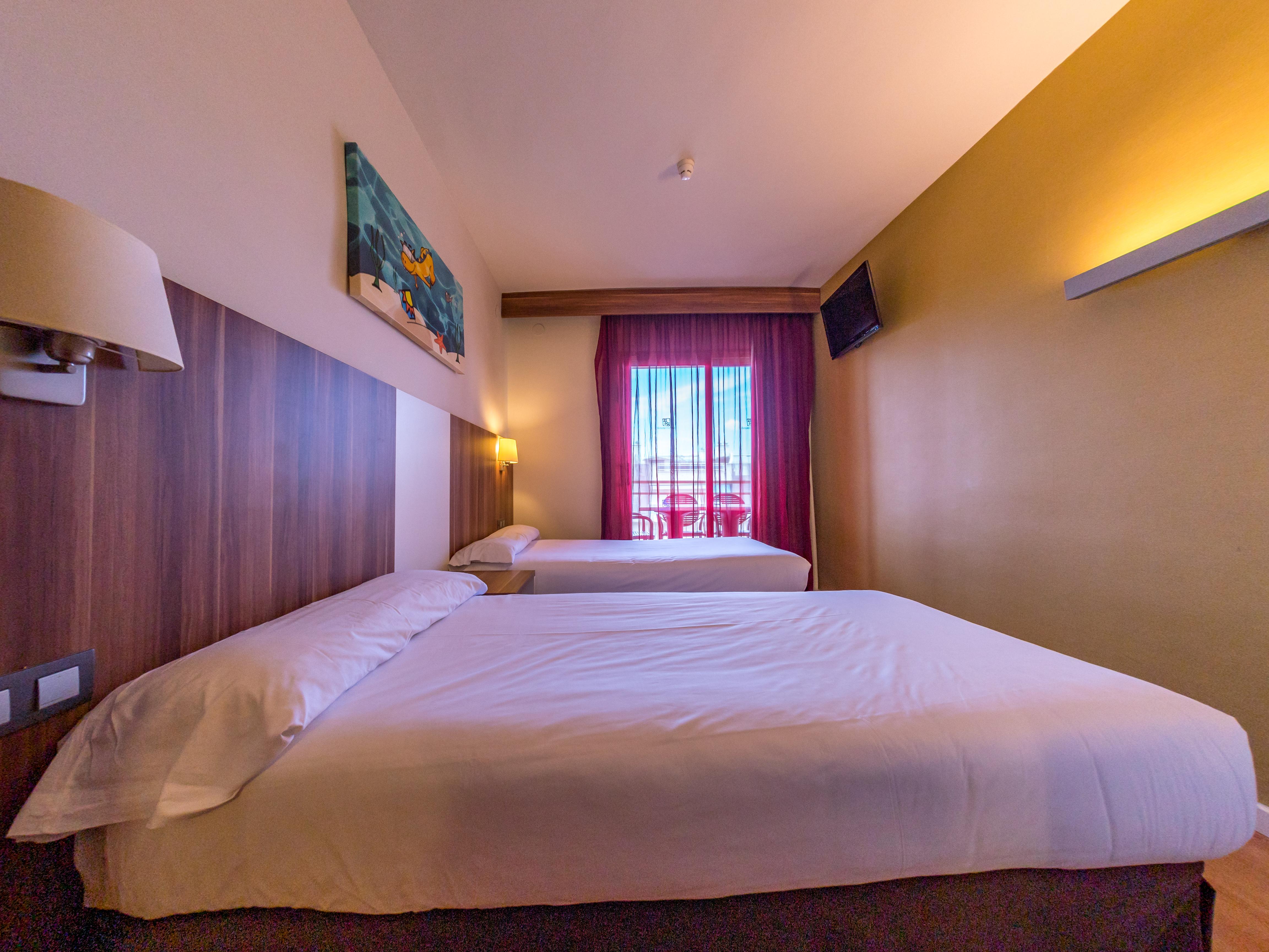 Golden Avenida Family Suites 4* Салоу Екстер'єр фото