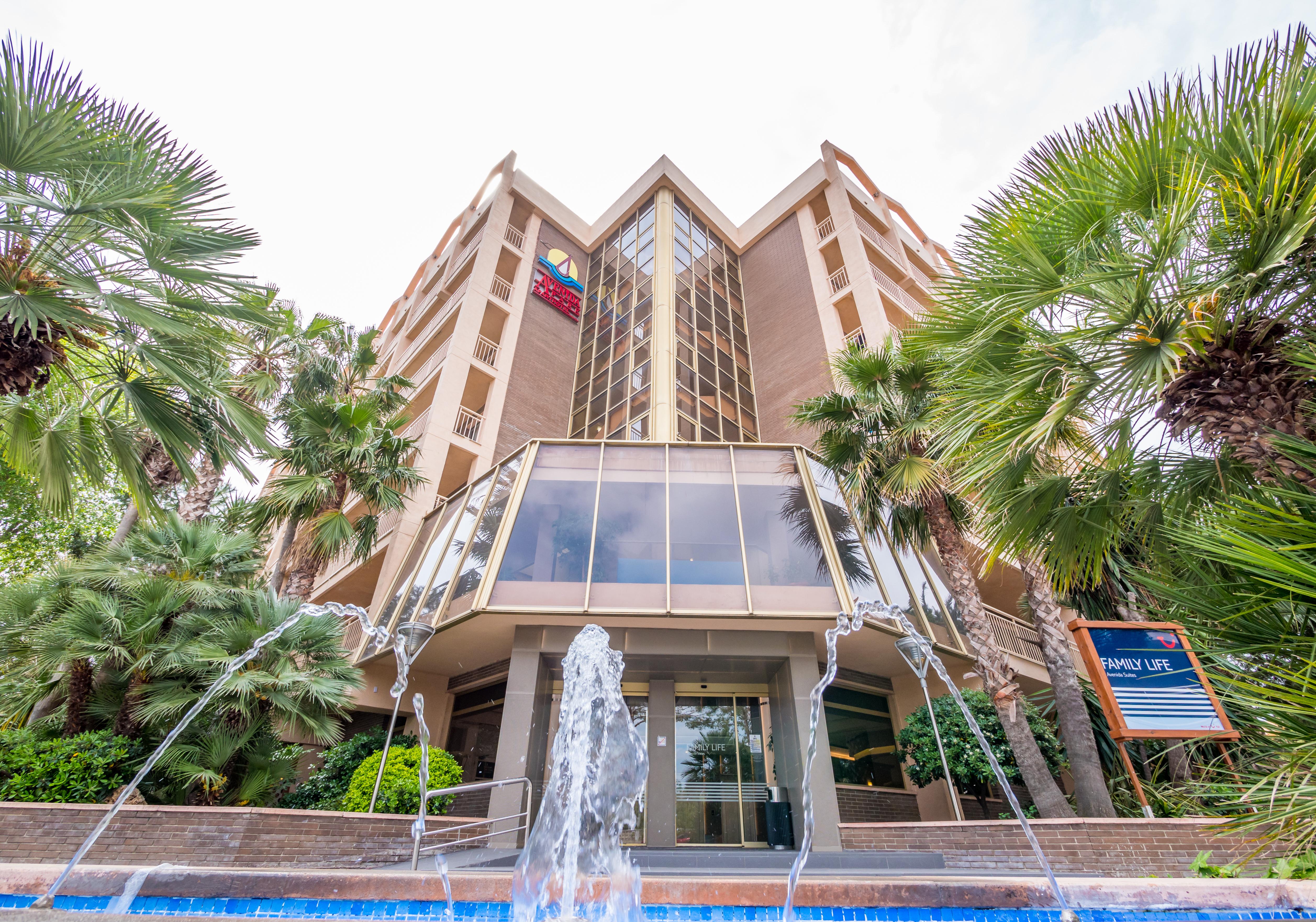 Golden Avenida Family Suites 4* Салоу Екстер'єр фото