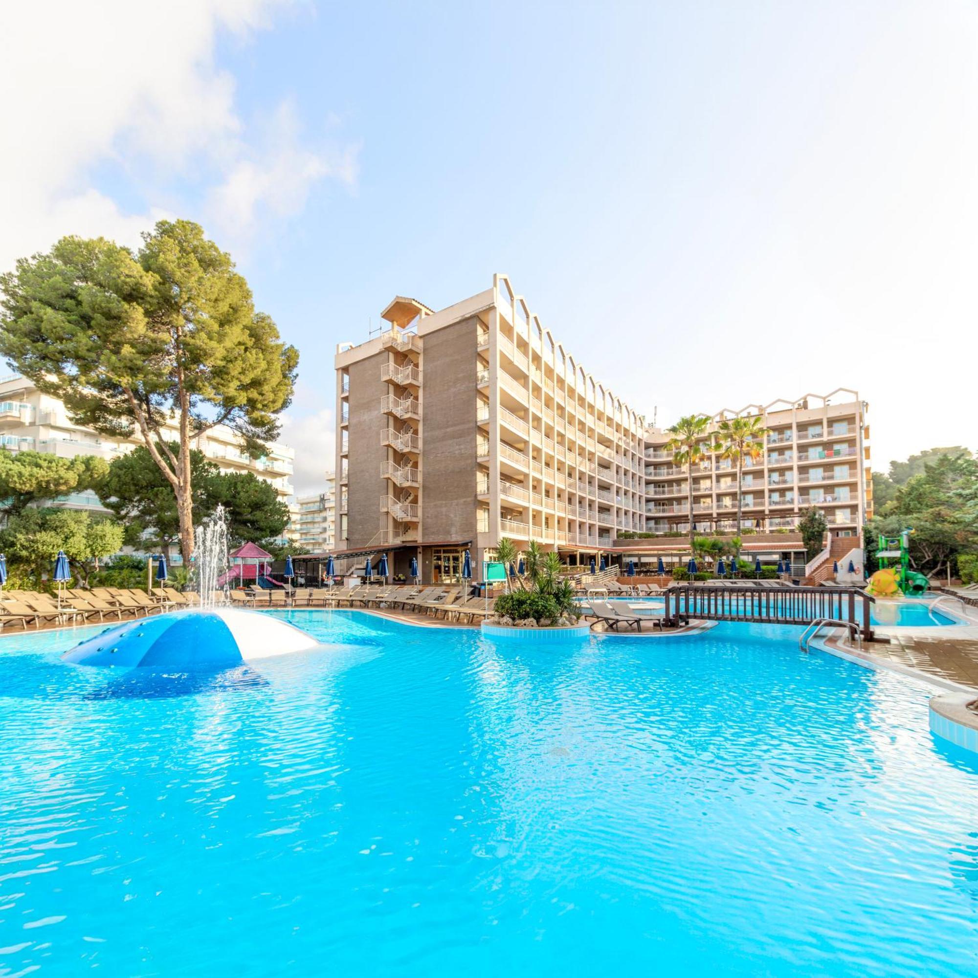 Golden Avenida Family Suites 4* Салоу Екстер'єр фото