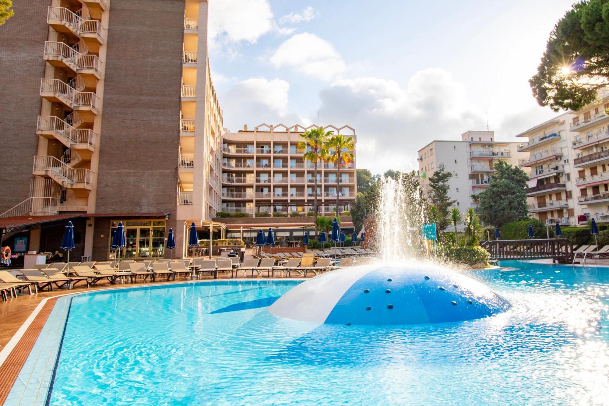 Golden Avenida Family Suites 4* Салоу Екстер'єр фото