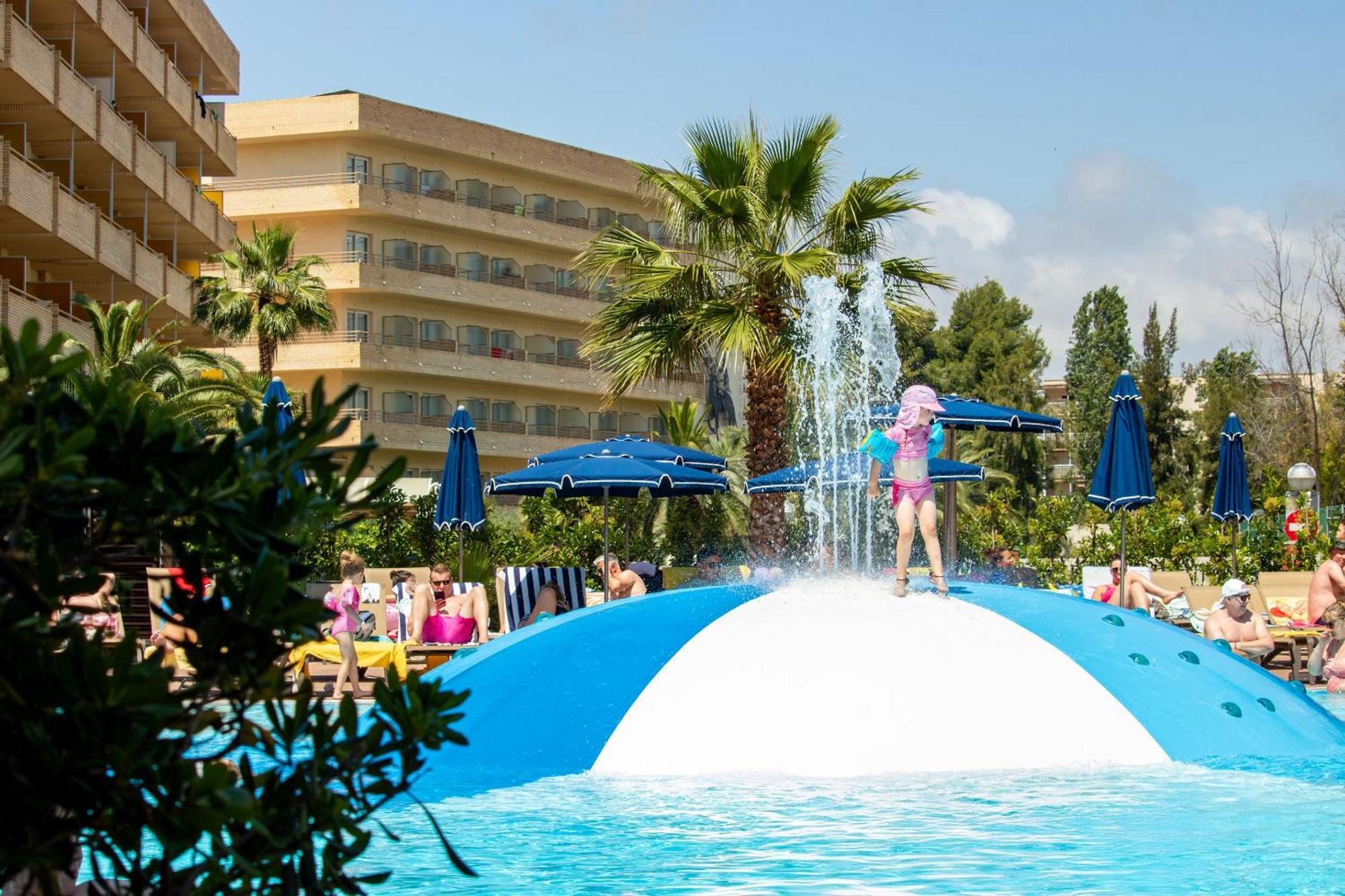 Golden Avenida Family Suites 4* Салоу Екстер'єр фото