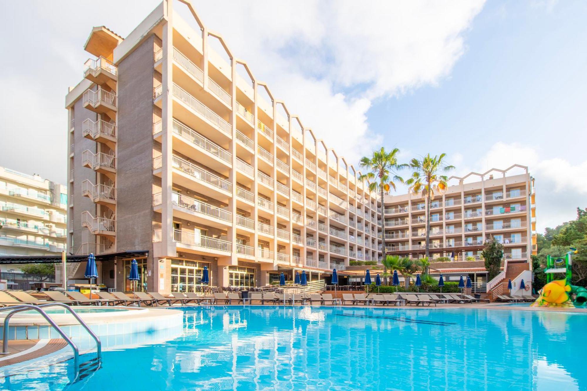 Golden Avenida Family Suites 4* Салоу Екстер'єр фото