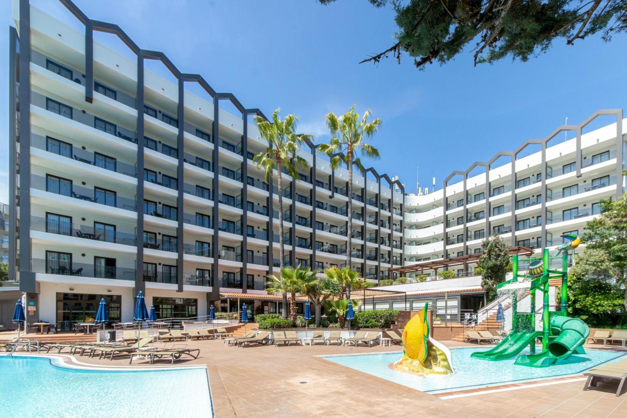 Golden Avenida Family Suites 4* Салоу Екстер'єр фото