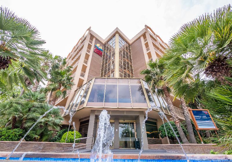 Golden Avenida Family Suites 4* Салоу Екстер'єр фото